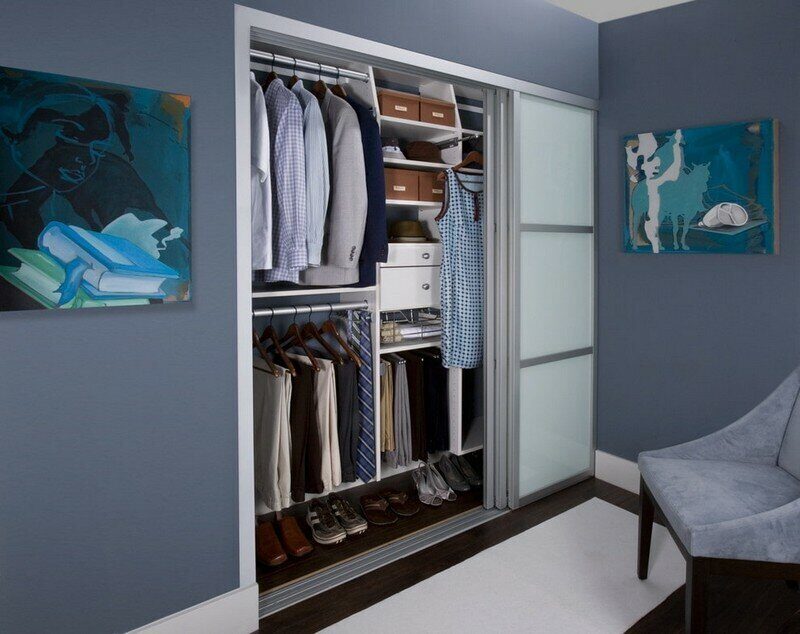 Шкаф встроенный в нишу в спальне фото